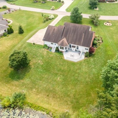 49 Blueberry Ln, Grove City PA  16127-4675 exterior