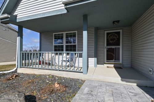 2529 Fox River Pkwy, Waukesha, WI 53189-7747