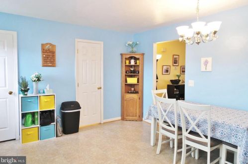 209 Kadies Ln, Edinburg VA  22824-9608 exterior