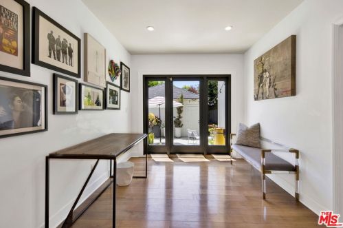 12202 Hartsook St, North Hollywood CA  91601-3961 exterior