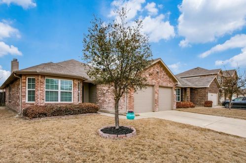 1517 Quails Nest Dr, Fort Worth, TX 76177-7541