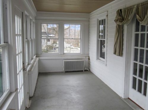 2347 Crompond Rd, Yorktown Hgts NY  10598-3735 exterior