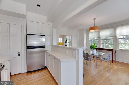 2815 Cathedral Ave, Washington DC 20008-4122 exterior