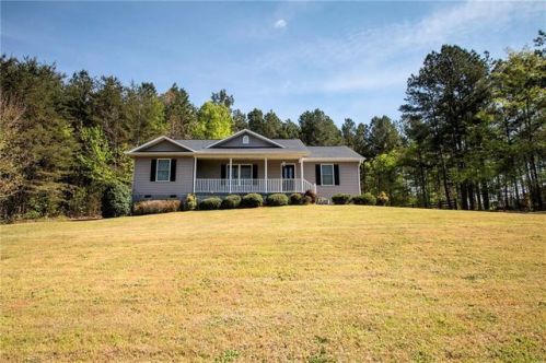 223 Woodland Way Rd, Walhalla, SC 29691-2519