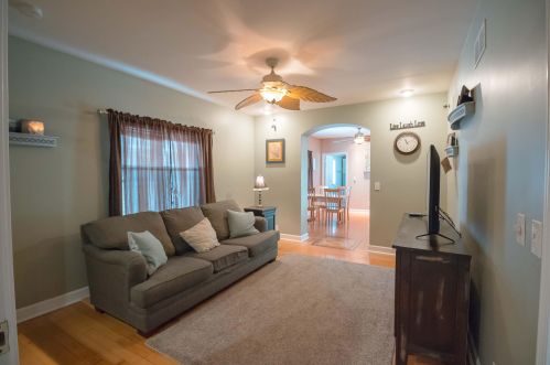 733 Rogers Ct, Lake Geneva WI  53147-1229 exterior