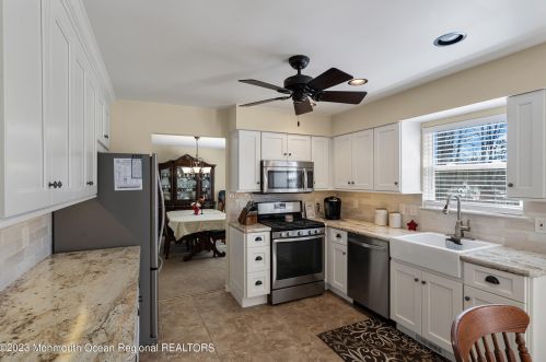 57 Thompson Bridge Rd, Jackson Twp NJ  08527-4623 exterior