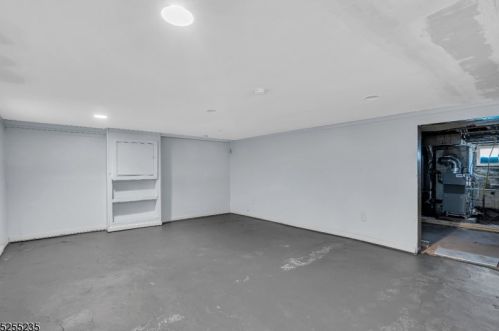 7 Tiffany Blvd, Newark NJ  07104-2415 exterior