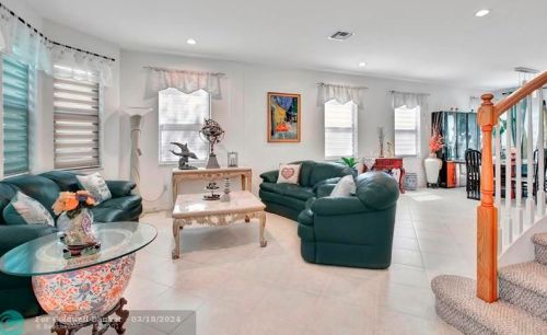 5098 168 Ave, Hollywood FL  33027-4913 exterior