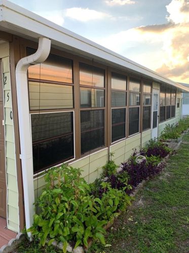 250 Seabreeze Dr, Flagler Beach, FL 32136-2737