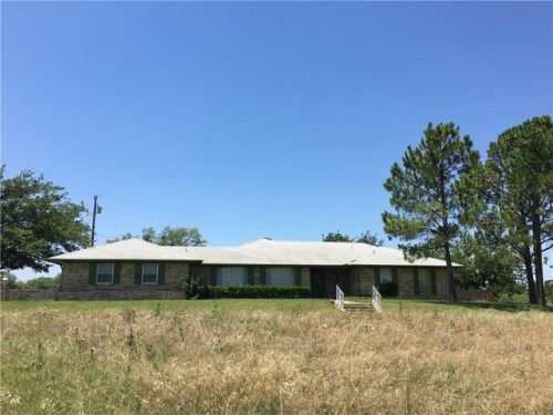 125 3rd St, Olney, TX 76374