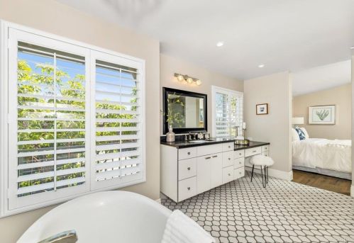 6452 Alexandri Cir, Carlsbad CA  92011-3610 exterior