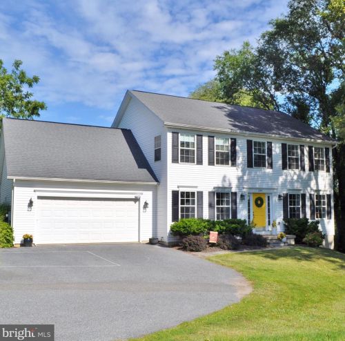 244 3rd St, Tolna, PA 17349-9493