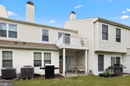 93 Portsmouth Ct, Southampton PA 18966-2620 exterior