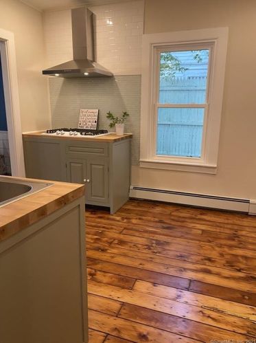 4 Bishop Ct, United States Coast Guard Ac CT  06320-5601 exterior