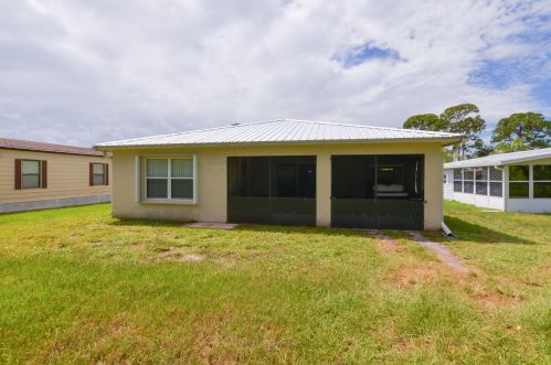 23 La Puerta Del Norte, Fort Pierce FL  34951-2881 exterior