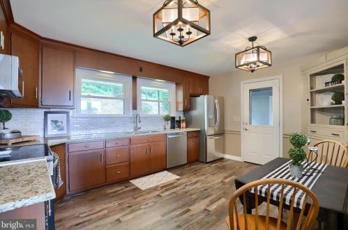 2515 Chestnut Ridge Dr, Lancaster PA  17601-1936 exterior