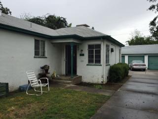 1028 Broadway St, Fresno CA  93728-3313 exterior