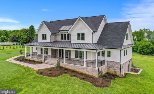 16067 Waterford Crk Cir, Hamilton VA  20158-3342 exterior