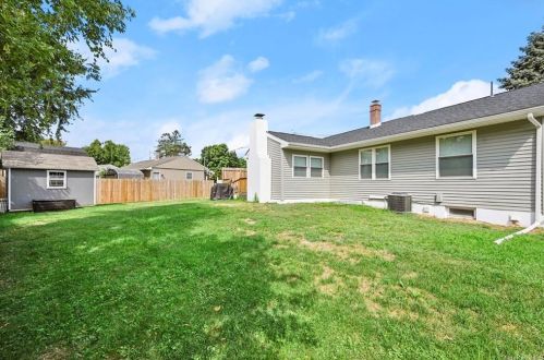 8 Heath Rd, Fishkill NY 12524-2024 exterior