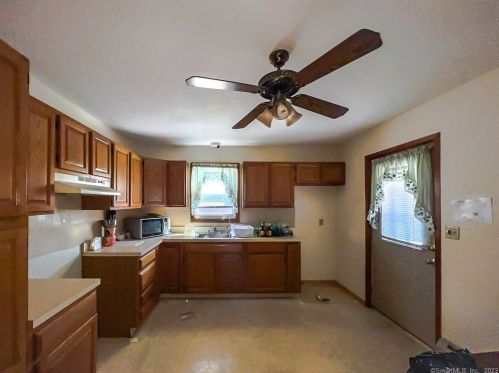 80 Rockaway Ave, Waterbury, CT 06705-2937