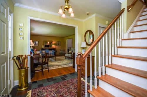 6 Cheryle Way, Annandale NJ  08801-3416 exterior