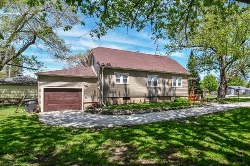 4235 92nd St, Milwaukee WI  53228-2133 exterior