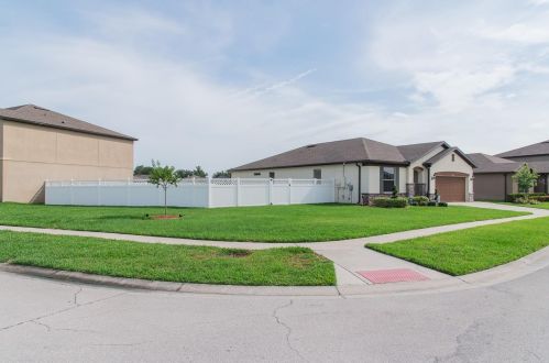 8735 Hinsdale Heights Dr, Polk City FL  33868-6010 exterior