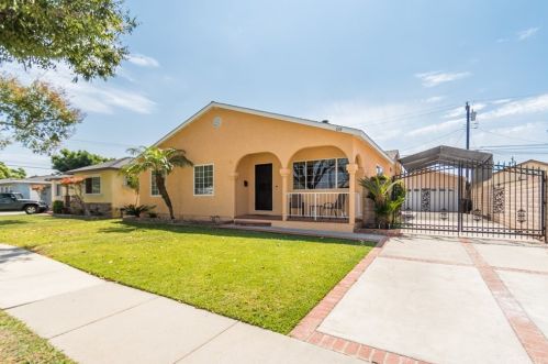 6114 Droxford St, Lakewood, CA 90713-1227