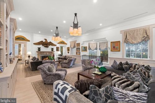 3210 R St, Washington DC  20024-3419 exterior