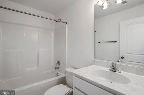 1198 Happy Ridge Dr, Front Royal VA  22630-5302 exterior