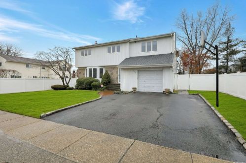 324 Key Pl, Muttontown, NY 11753-1627