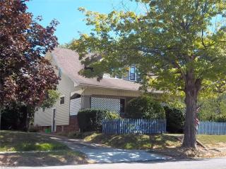 2442 Arch Ave, Alliance, OH 44601-5009