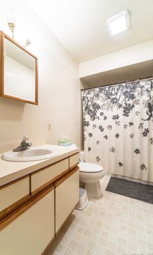 107 Birdsey Ave, Middletown CT  06457-4302 exterior