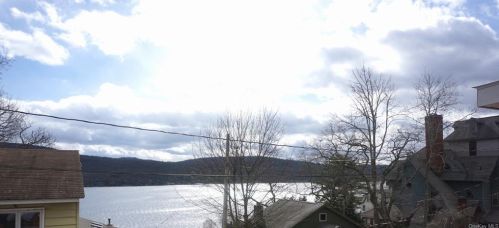 4 Lodge Dr, Greenwood Lake NY  10925-4148 exterior