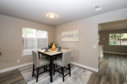 118 Oakmeade Ct, Vacaville CA exterior