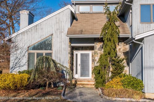 739 Herbertsville Rd, Bricktown, NJ 08724-1108