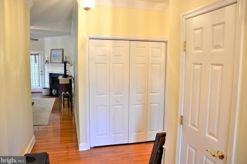 140 Donna Dr, Woodstock VA  22664-1146 exterior