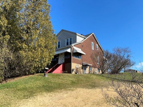5839 Lauder St, Pittsburgh, PA 15207-2264