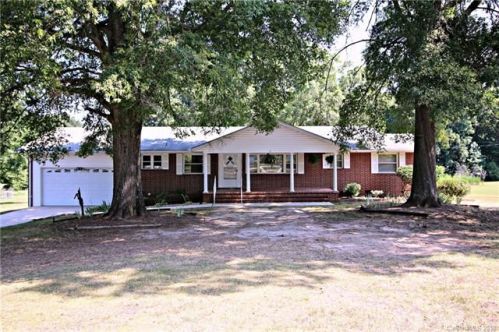807 22nd St, Kannapolis, NC 28083-9757