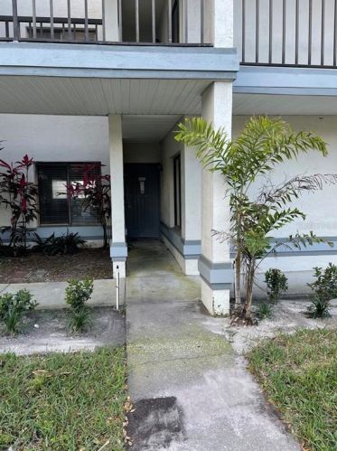 2180 San Marcos Cir, Winter Haven, FL 33880-6648