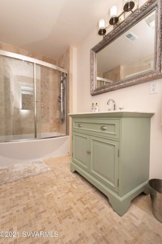 105 Mtn Shadows Dr, Sedona AZ 86336-3927 exterior