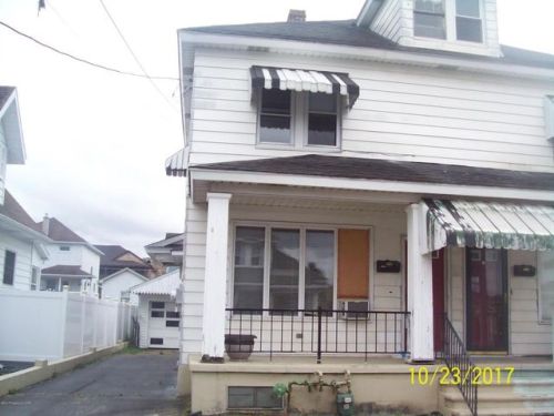 111 Center St, Jessup, PA 18434-1601
