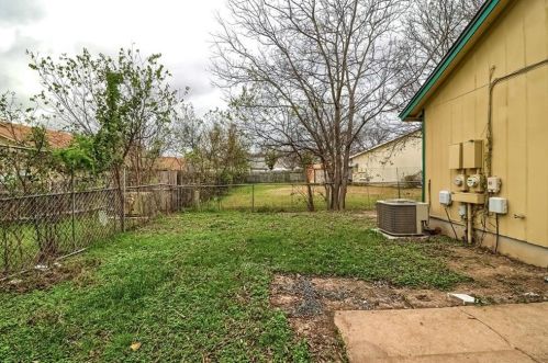 12302 Dellrey Dr, Austin TX 78758-2503 exterior