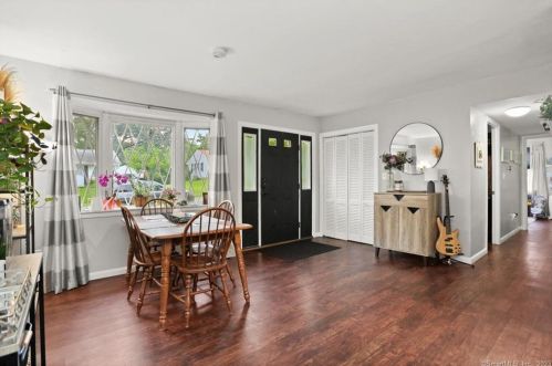 56 Windsong Ln, Milford CT  06460-5945 exterior