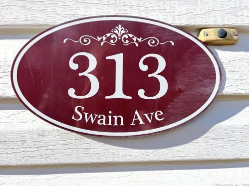 313 Swain Ave, Meriden, CT 06450-7221