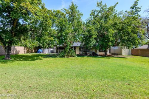 1111 Bethany Home Rd, Phoenix AZ  85014-2229 exterior