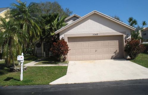 1042 Fairfax Cir, Boynton Beach, FL 33436-8601