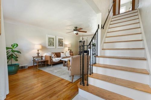 4041 Boulevard Dr, Pittsburgh, PA 15217-2620