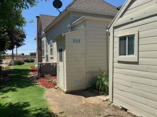 443 Hills Ferry Rd, Newman CA  95360-9701 exterior