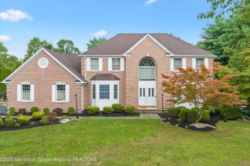 1 Ashley Ct, East Freehold, NJ 07728-7729